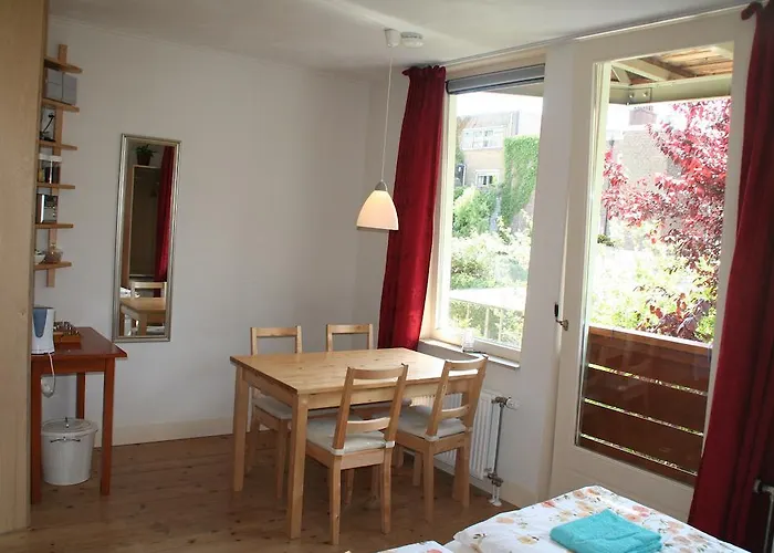 Jordaan Bed & Breakfast 2*